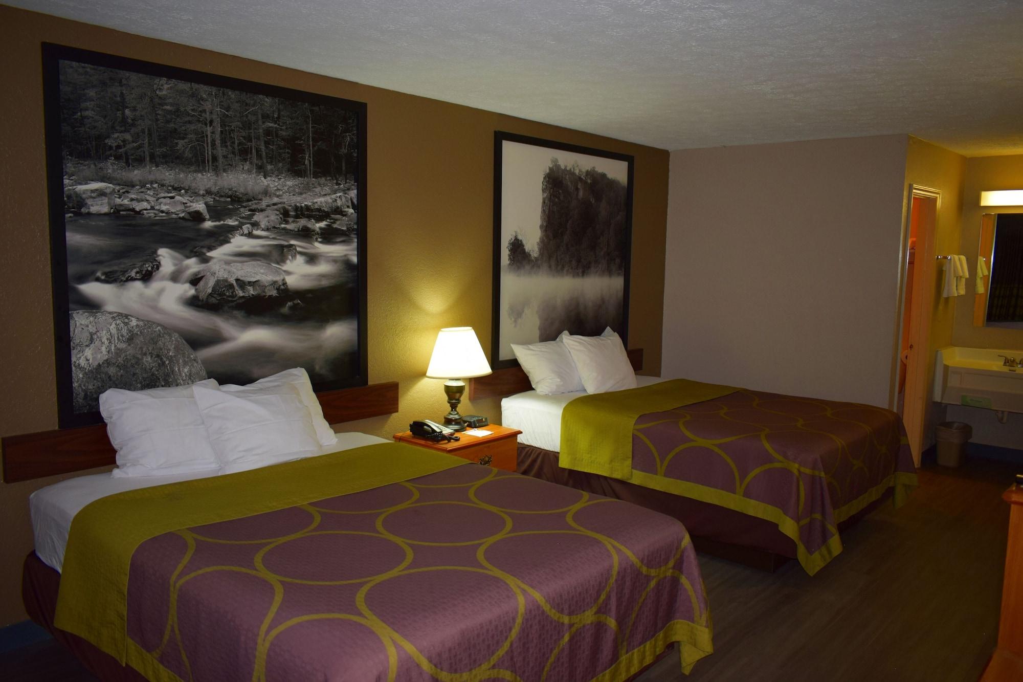 ซูเปอร์ 8 บาย วินด์แฮม ชิสเวล/แม็กซ์ เมดโดว์ แอเรีย Hotel Max Meadows ภายนอก รูปภาพ