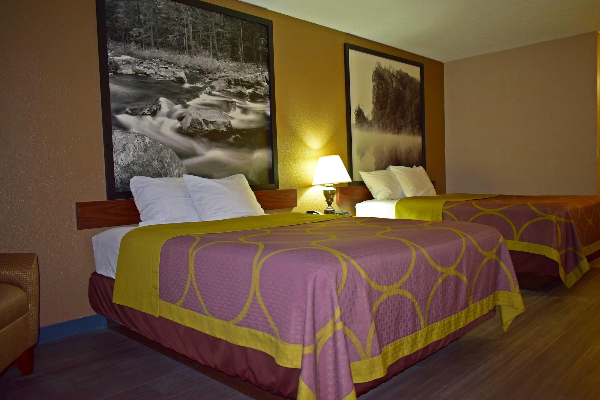 ซูเปอร์ 8 บาย วินด์แฮม ชิสเวล/แม็กซ์ เมดโดว์ แอเรีย Hotel Max Meadows ภายนอก รูปภาพ